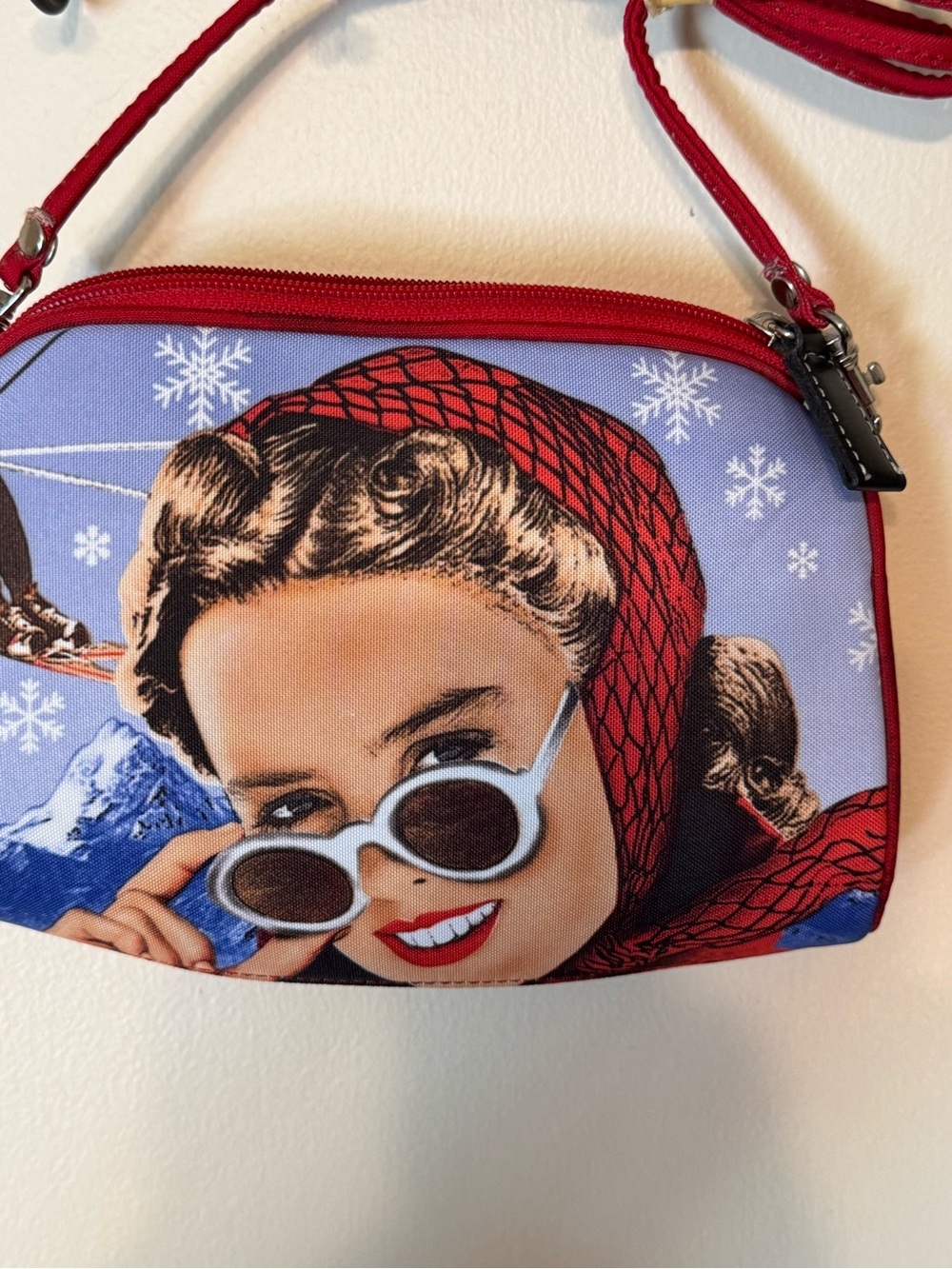 Whimsical Sequin Red Shoulder Winter Graphic Bag Retro Pop Art Pinup Culture - Picture 12 of 13